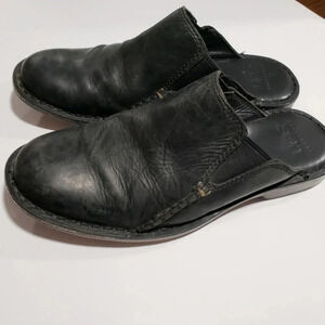 (3)Australian  Ugg Black Leather Mens sildes/Mules Size 8US